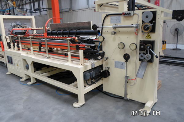 自動上料卷圓焊接機(jī)